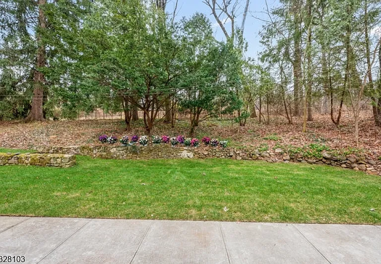 427 Meyersville Rd — Photo 15