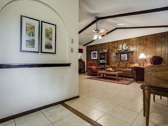 4th image of 2421 Homestead Pl