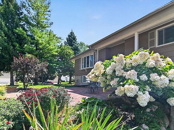3rd image of 414 Jubilee Ln