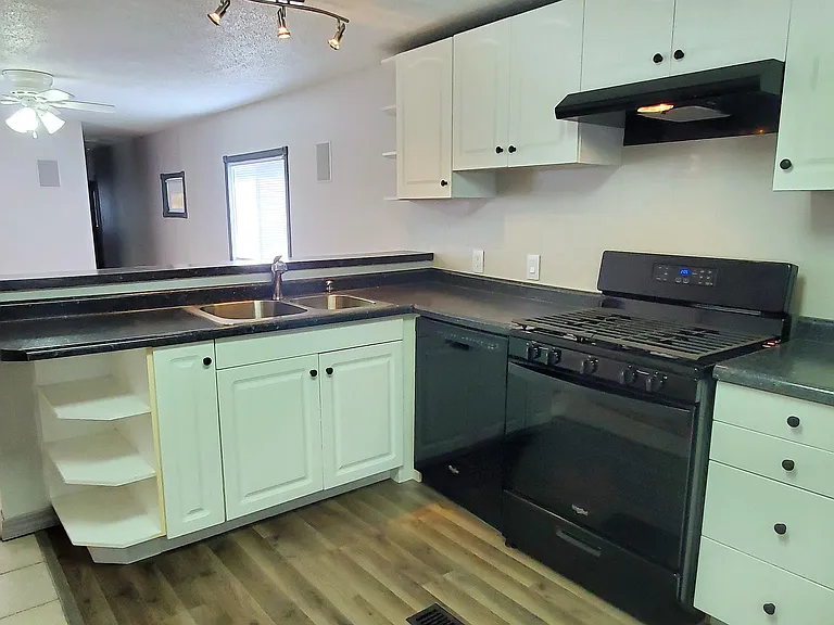 507 S 8th St #30 — Photo 5