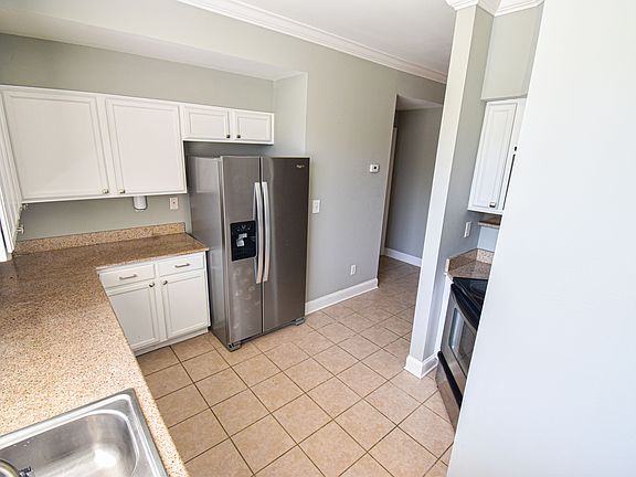 3rd image of 3218 Veterans Memorial Pkwy #512