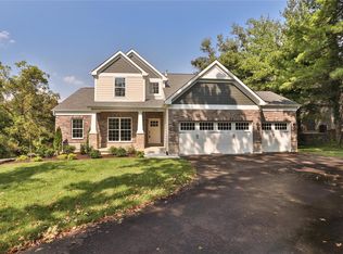 12243 Ladue Rd, Saint Louis, MO 63141