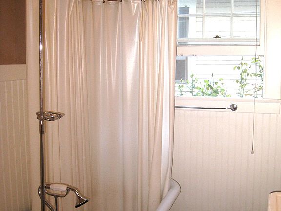 5th image of 1044 Santa Barbara Ct