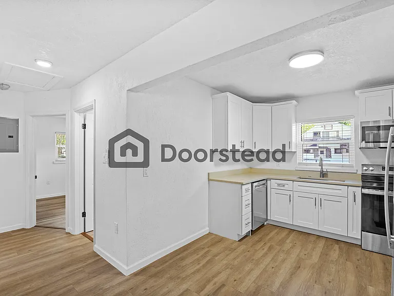 1204 E Esther St — Photo 13
