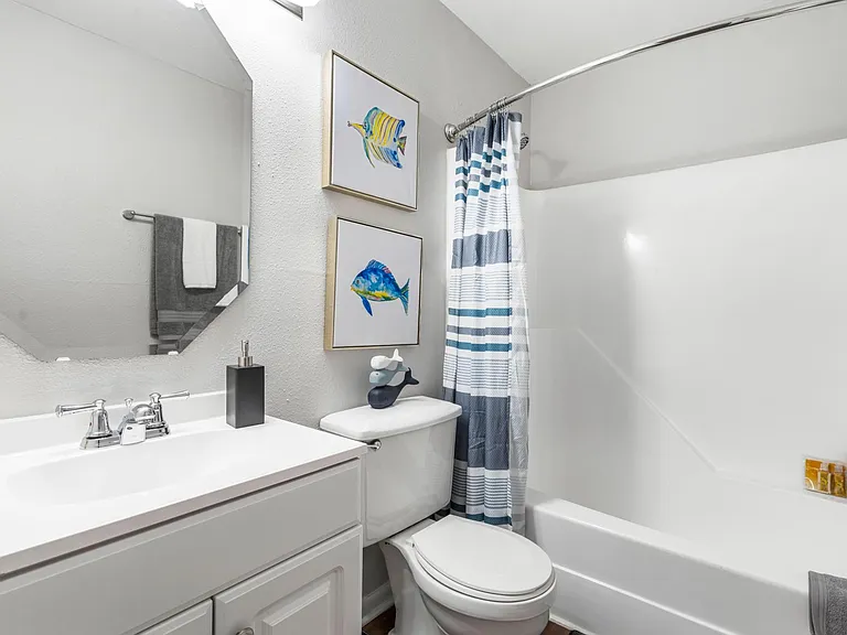 Knollwood Townhouse Apartments — Photo 16