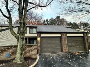 513 Forsythia Ln, Richmond Heights, OH