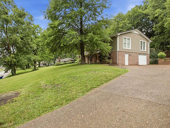 5th image of 104 N Fairview Dr