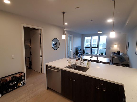 3rd image of 2600 Harrison St #301