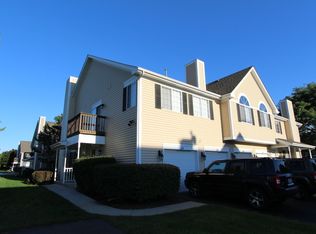 657 Silver Creek Rd, Woodstock, IL 60098