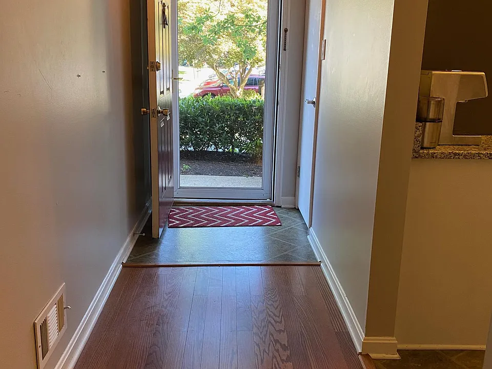 Entrance/Hallway