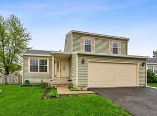 209 Mary Ct, Round Lake Beach, IL