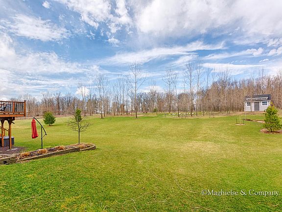 2nd image of 9421 Crest Circle Dr NE