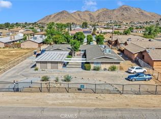 15400 Kiamichi Rd, Apple Valley, CA 92307