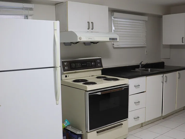 122 Copperwood Sq — Photo 5