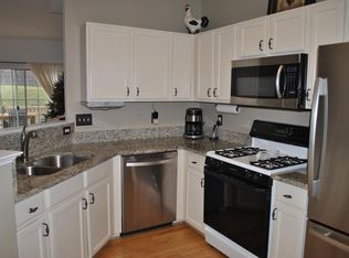 3955 Hartlake St, Woodbridge, VA 22192