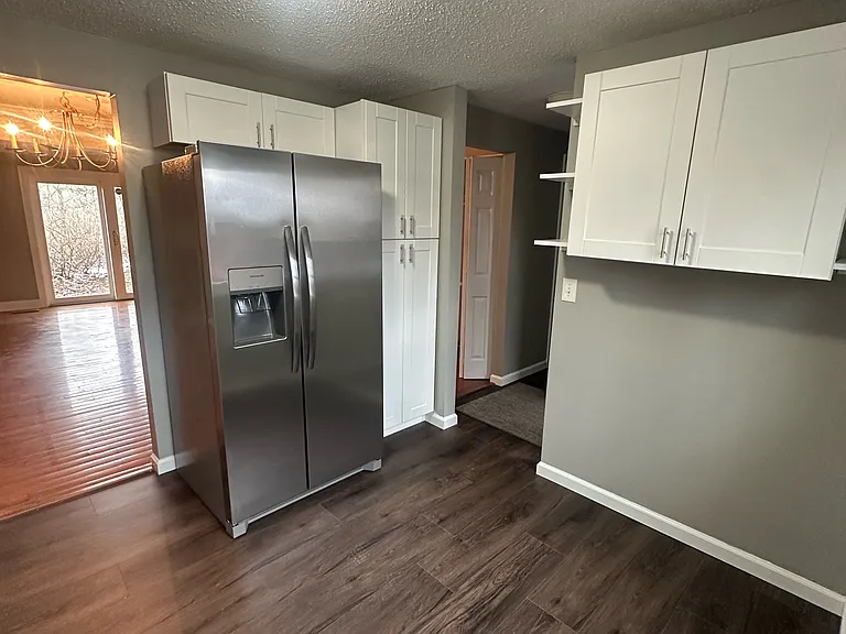 2 Robin Rd — Photo 2