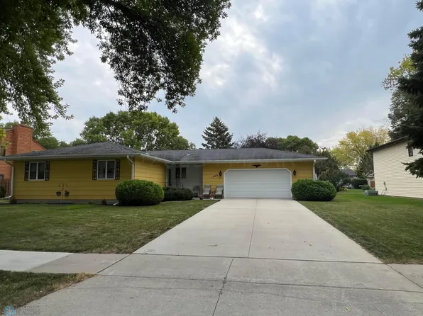 1808 19th St S, Fargo, ND 58103