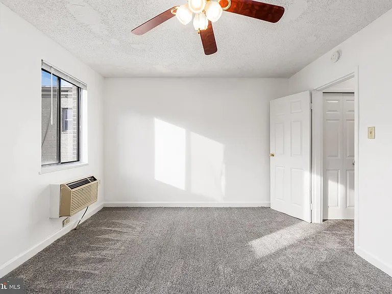 4717 1st St SW #303 — Photo 13