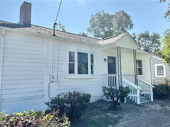 128 W Circle Ct, Fayetteville, NC 28301