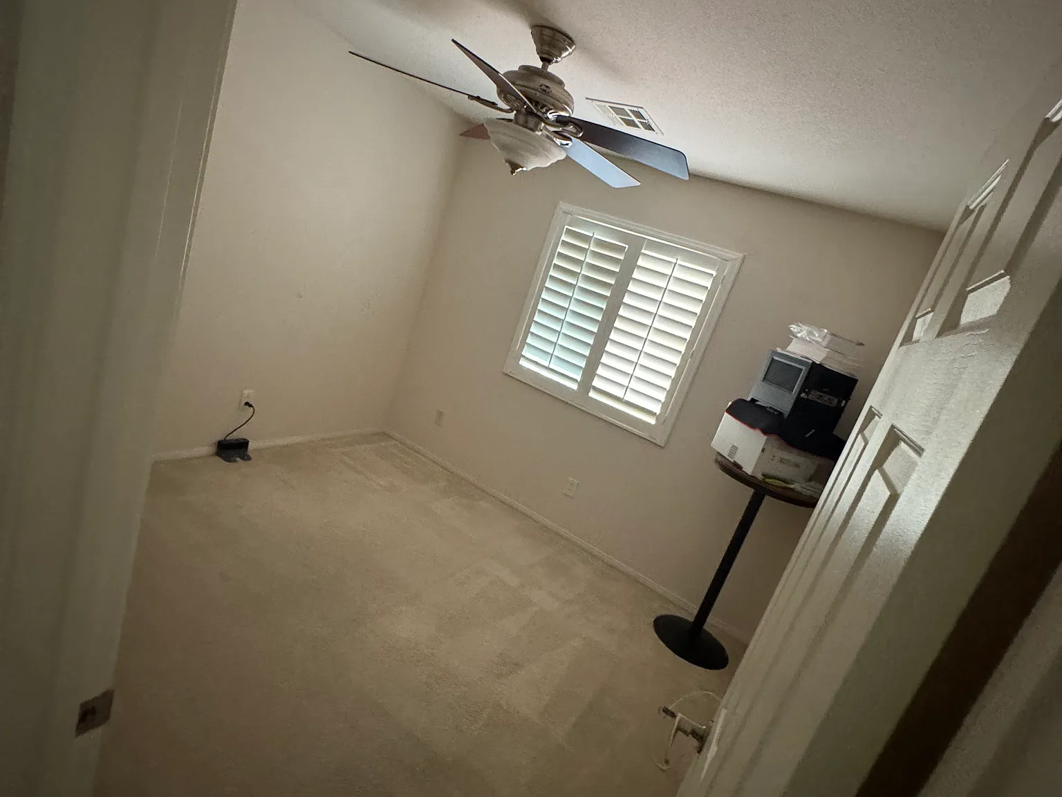 3 bed, 2.5 bath, 1406 sqft, $650 — Photo 2