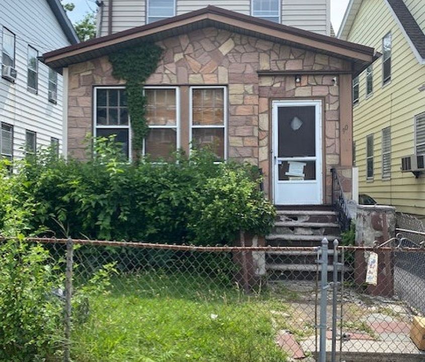 1st image of 90 Paine Ave