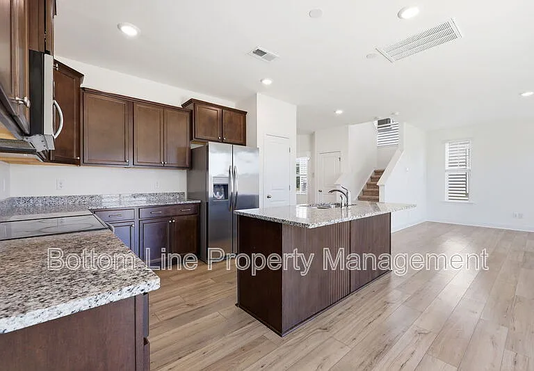 24 Blackthorn Ln — Photo 43