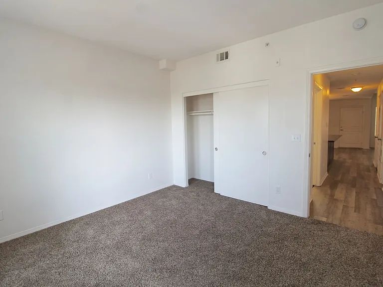 Harborview Apartments — Photo 37