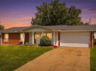 2395 Wedgwood Dr W, Florissant, MO 63033