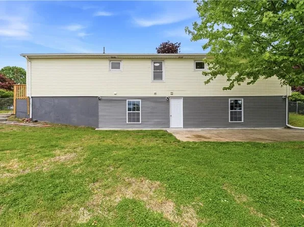 131 Woodland Ave, Cranston, RI 02920