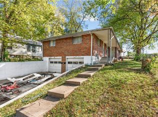 10813 E Westport Rd, Independence, MO 64052