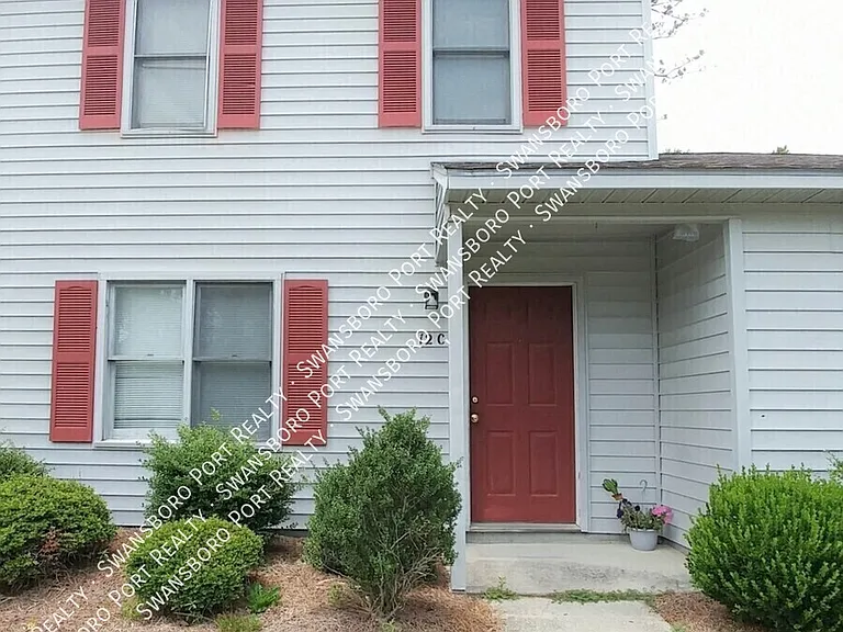 12 Port West Ct #C — Photo 1