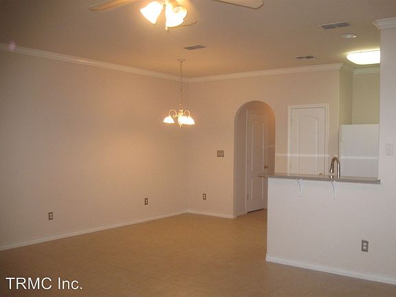 4th image of 14901 Windward Dr APT 401