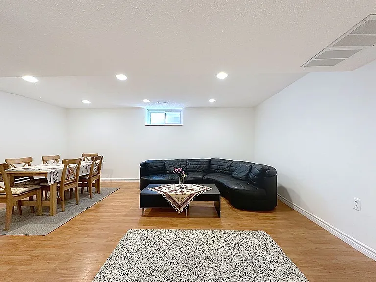 17 Twin Circle Ct #ENTIRE — Photo 32
