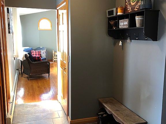 2nd image of 186 Catherine St