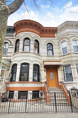 Rented by Corcoran | media 35