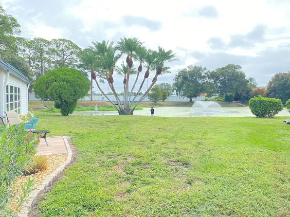 7 Royal Palm Cir, Largo, FL 33778