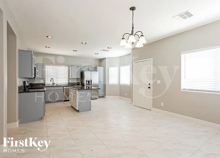 817 Fort Mandan Ct — Photo 5