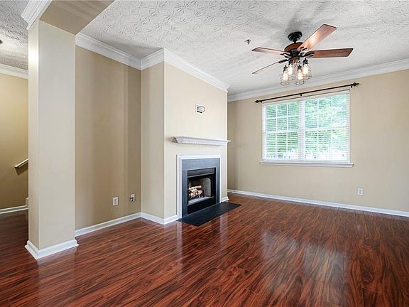 5th image of 220 Village Square Dr