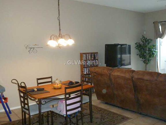 2nd image of 2834 W Agate Ave
