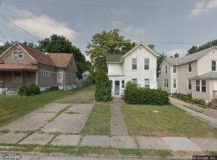 2022 1/2 Iowa St, Davenport, IA 52803