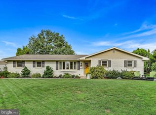 422 N Plum St, Mount Joy, PA 17552