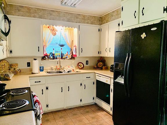 5th image of 109 Pine St