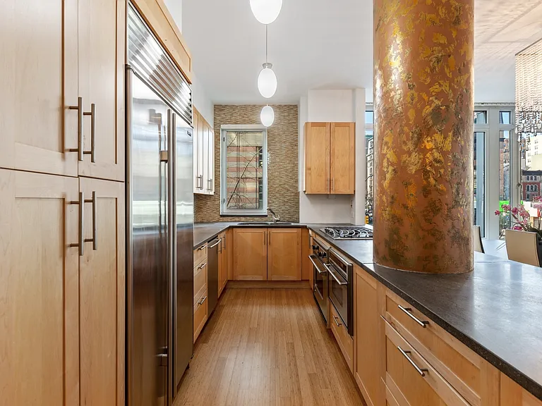 545 W 110th St #2F — Photo 3