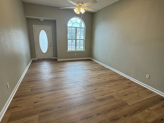 2nd image of 406 Braunson St