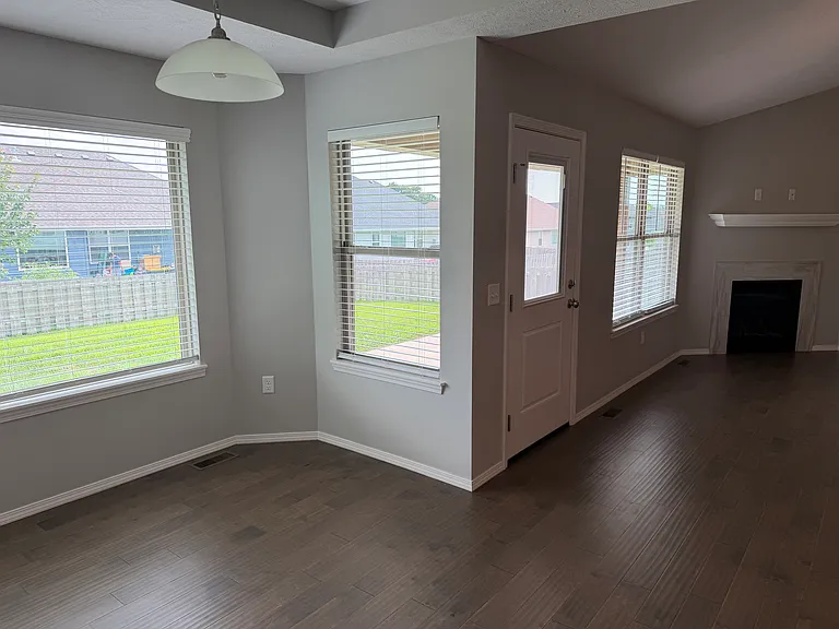 730 E Penzance Cir — Photo 7