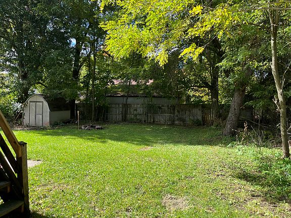 3rd image of 2627 Kate St