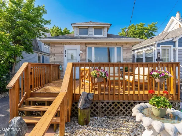 114 Shoreland Circle, Laurence Harbor, NJ 08879