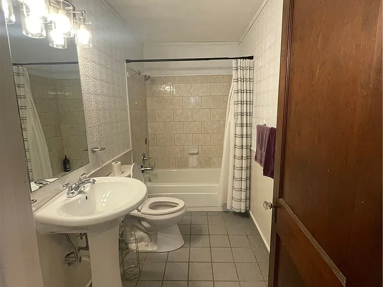 60 Oswego St — Photo 7
