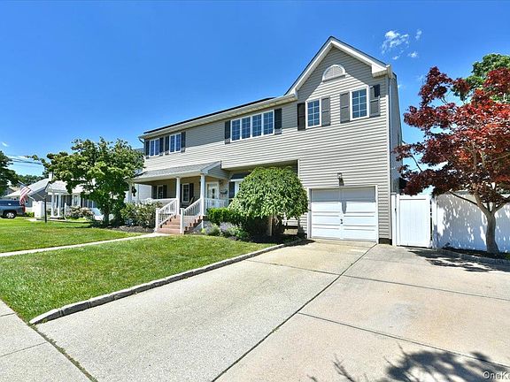 3rd image of 167 N Suffolk Avenue