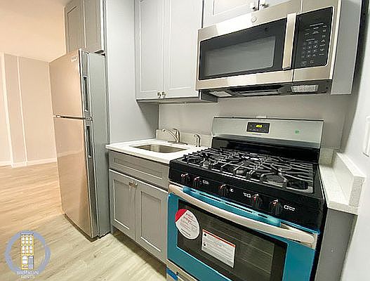4th image of 1456 Greene Ave #1D
